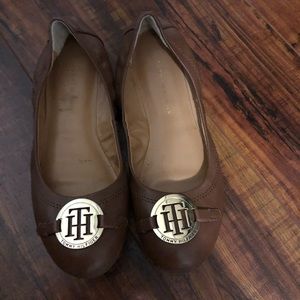 Tommy Hilfiger Brown Flats size 6